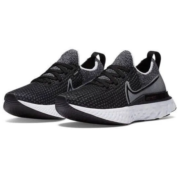 Nike Shoes - Nike Women React Infinity Run Flyknit sneakers Black White